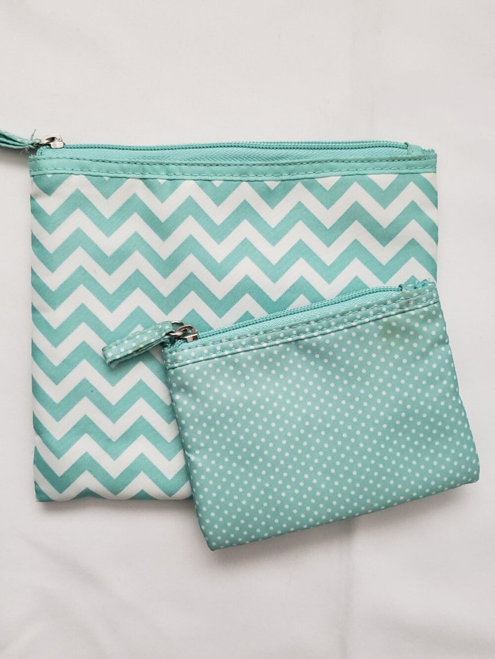 NWOT Modella mint & white travel makeup bag set storage